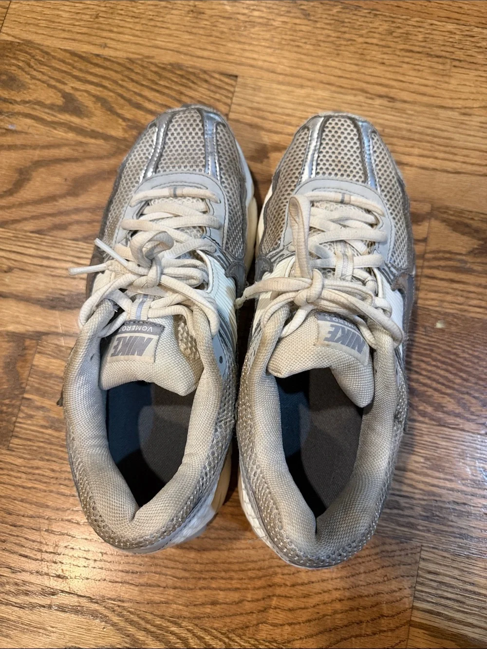 Nike Mens Zoom Vomero 5